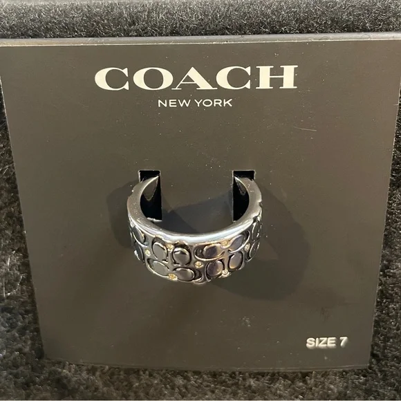 Coach Silver-Tone Quilted C Wide Band Rings Size 7 - Picture 6 of 7